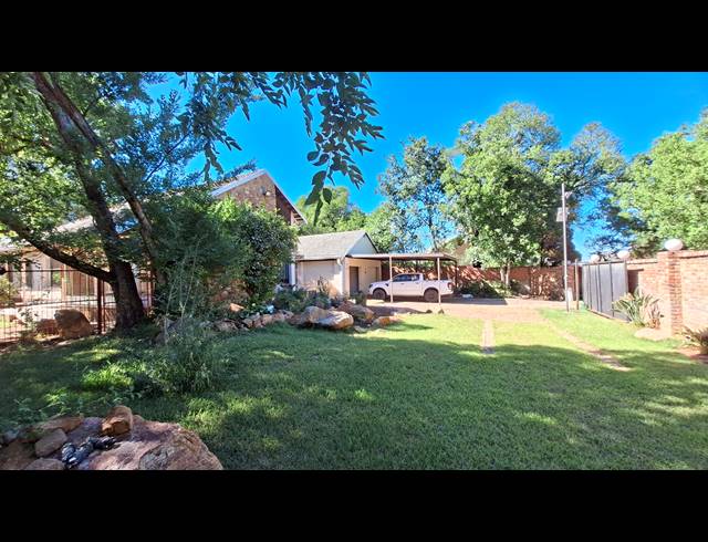 3 BEDROOM FREEHOLD TO LET IN FLAMWOOD